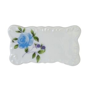 VINTAGE PORCELAIN PLACE CARD